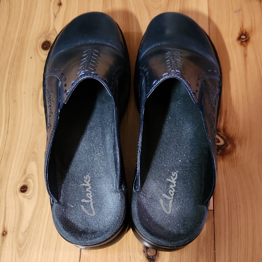 Clarks Women's Leather Slip-On Clogs in Navy Blue - Picture 3 of 7